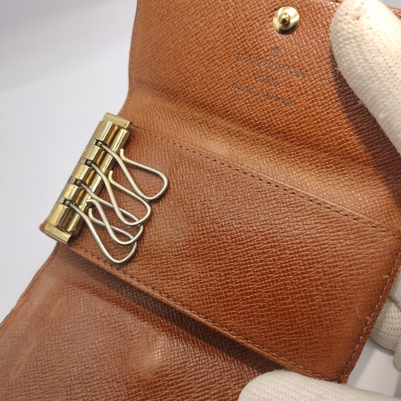 Louis Vuitton 4 Key Holder Case - Picture 4 of 12